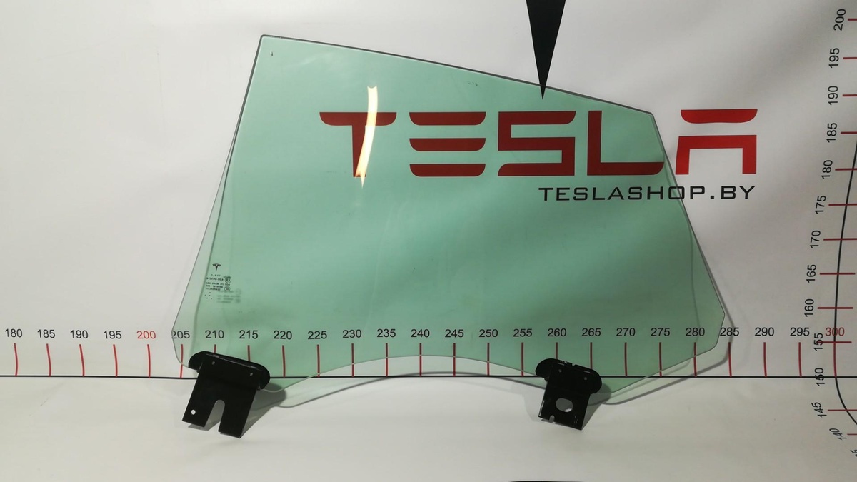 Стекло двери задней правой к Tesla Model S 2012