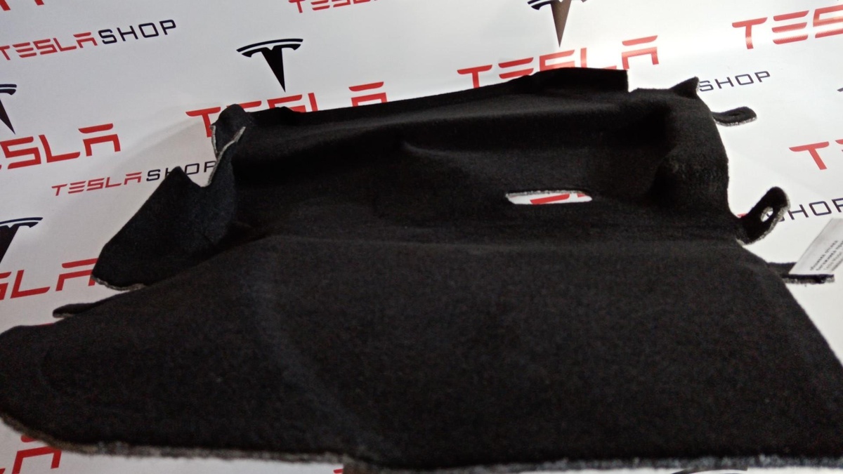 Обшивка багажника к Tesla Model X 2020