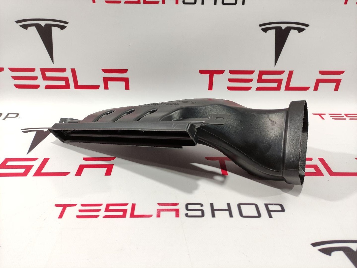 Воздуховод к Tesla Model 3 2020