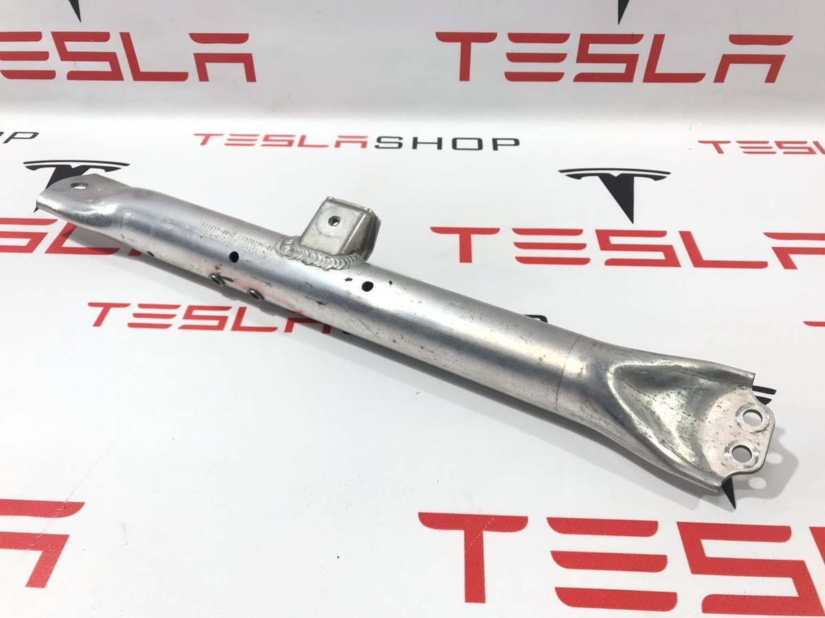 Распорка стоек к Tesla Model S 2015