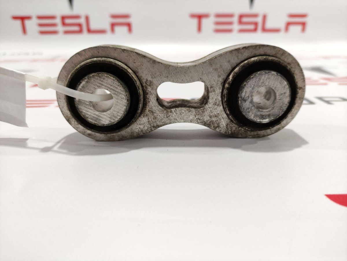 Рычаг задний к Tesla Model S 2015