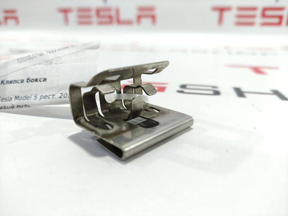 Клипса к Tesla Model S 2018