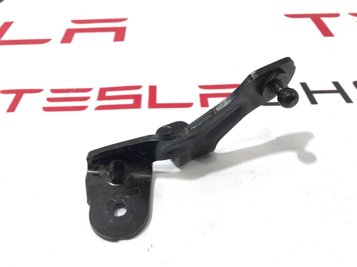 Механизм (прочие) к Tesla Model 3 2020