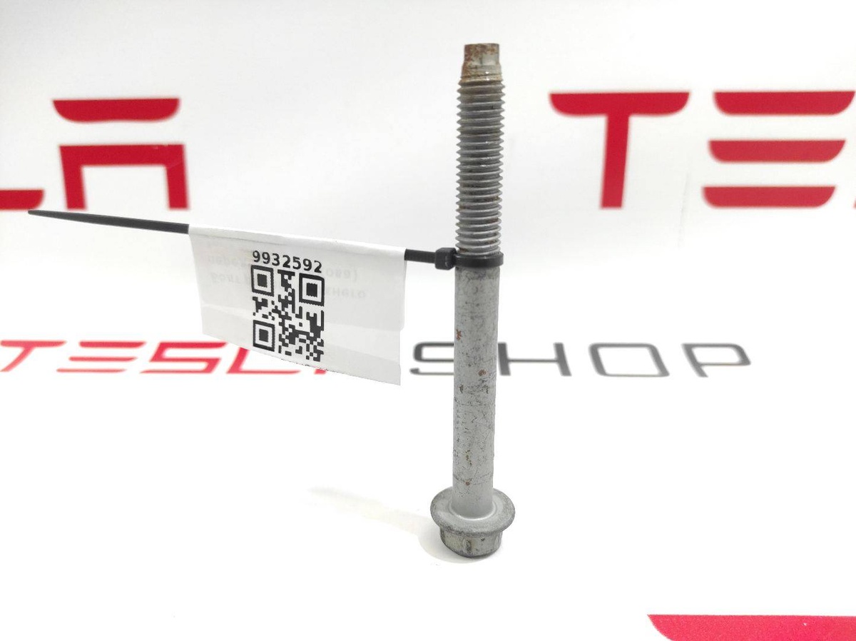 Болт к Tesla Model X 2019