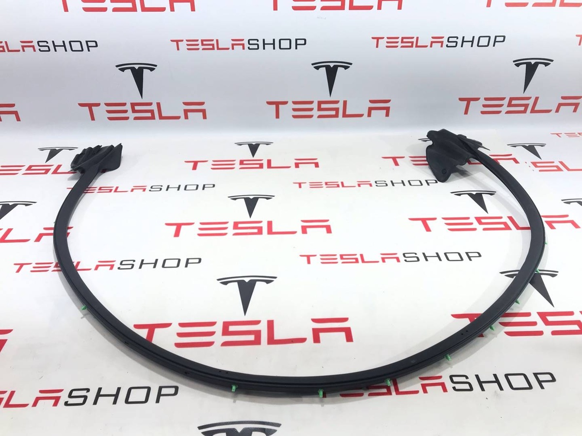 Уплотнитель к Tesla Model S 2021