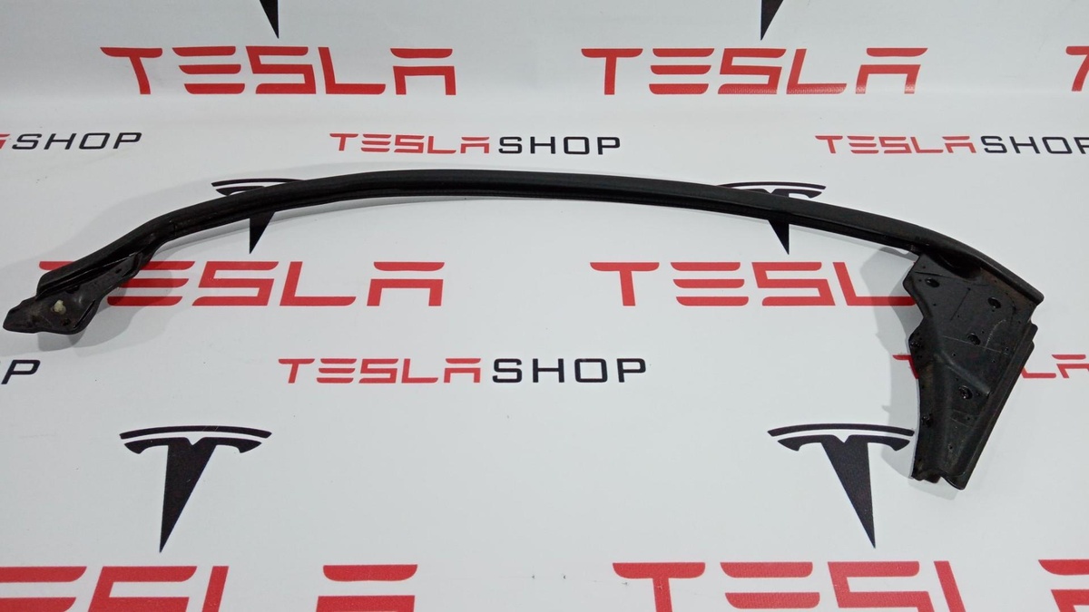 Уплотнитель к Tesla Model S 2014