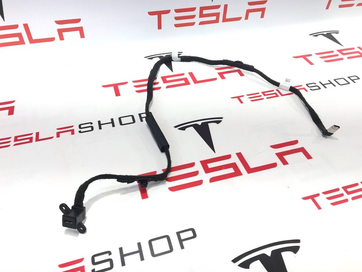 Провод USB к Tesla Model S 2021