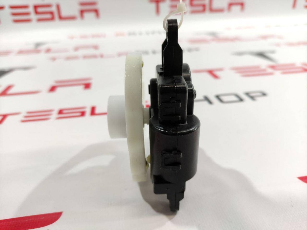 Переключатель отопителя (печки) к Tesla Model S 2014