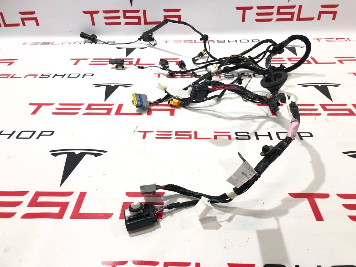 Проводка двери к Tesla Model X 2019