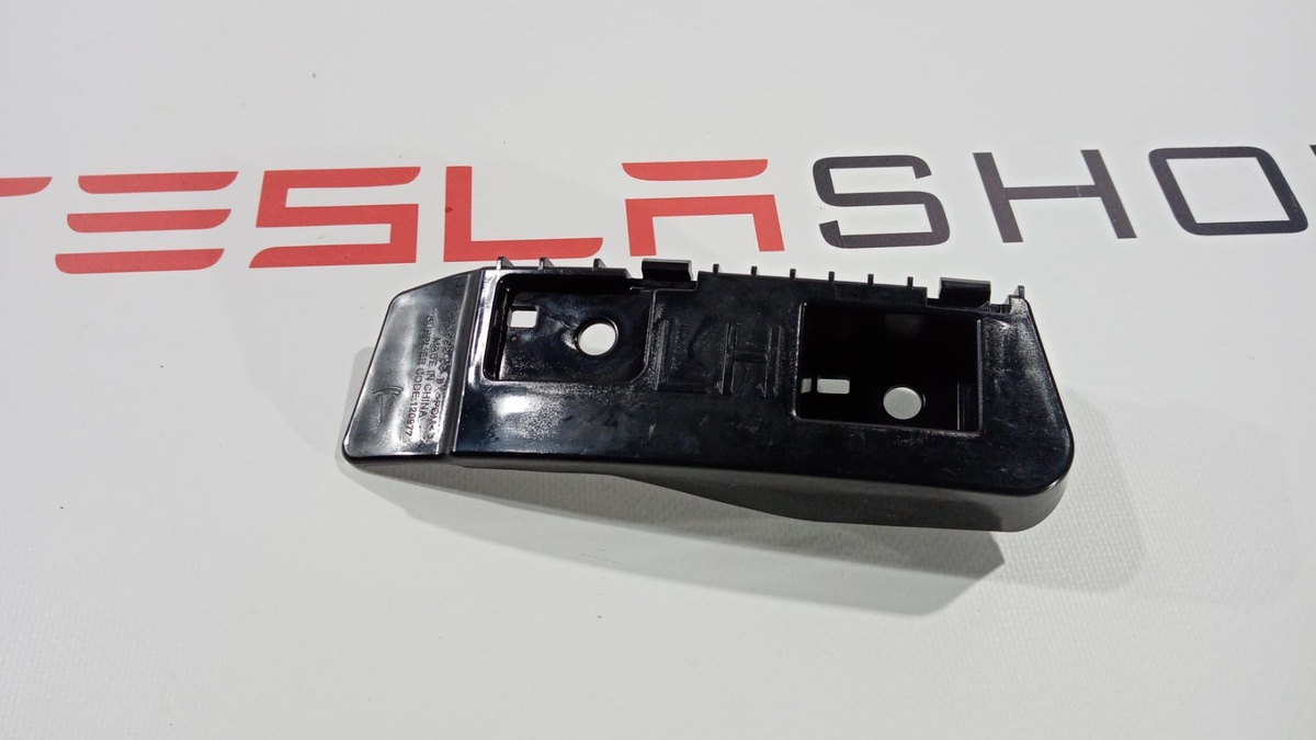 Кронштейн к Tesla Model 3 2020