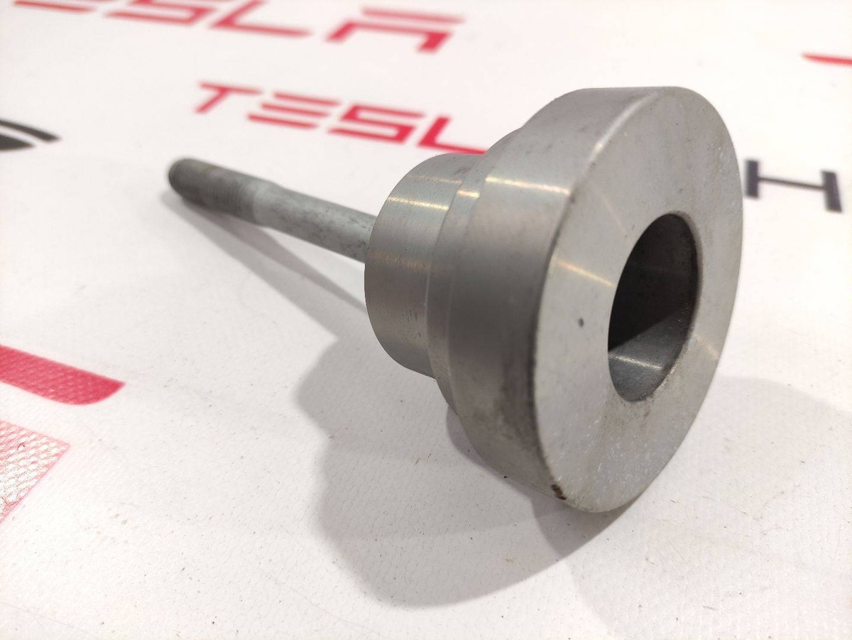 Опора заднего редуктора к Tesla Model S 2018