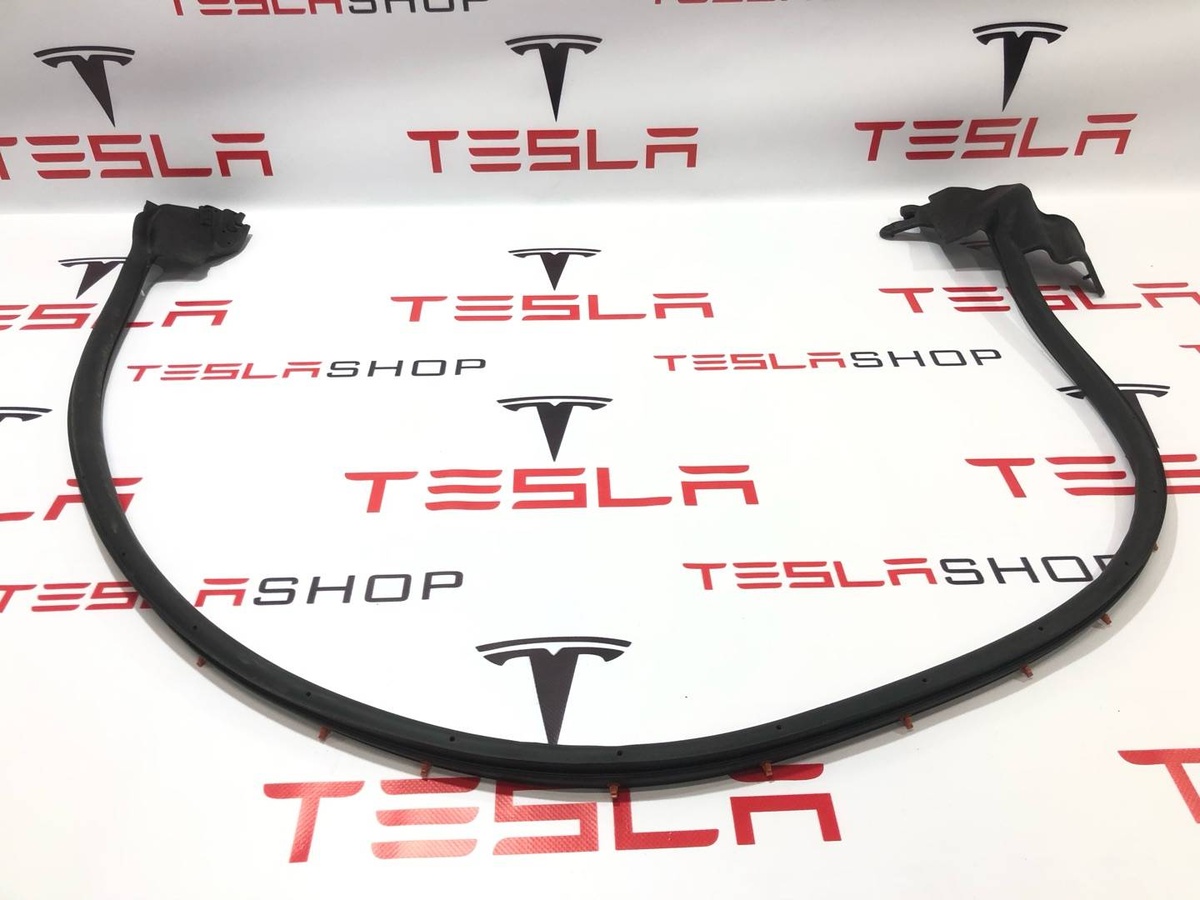 Уплотнитель к Tesla Model S 2021