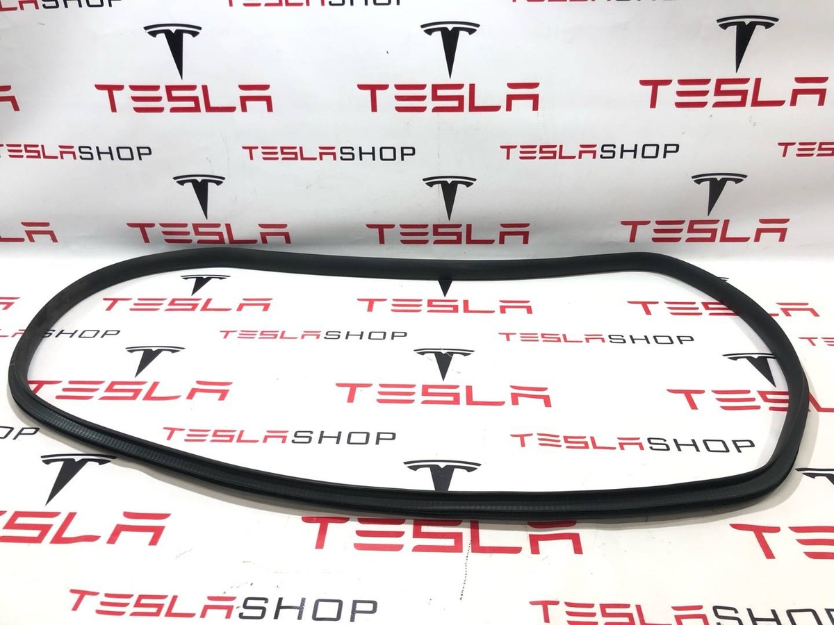 Уплотнитель к Tesla Model Y 2021