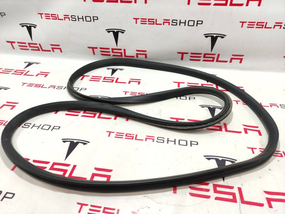 Уплотнитель багажника к Tesla Model S 2014