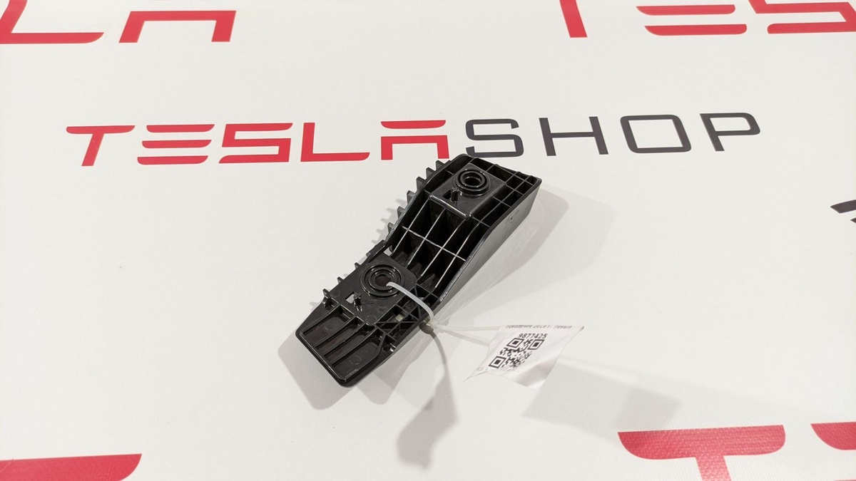 Кронштейн к Tesla Model 3 2020