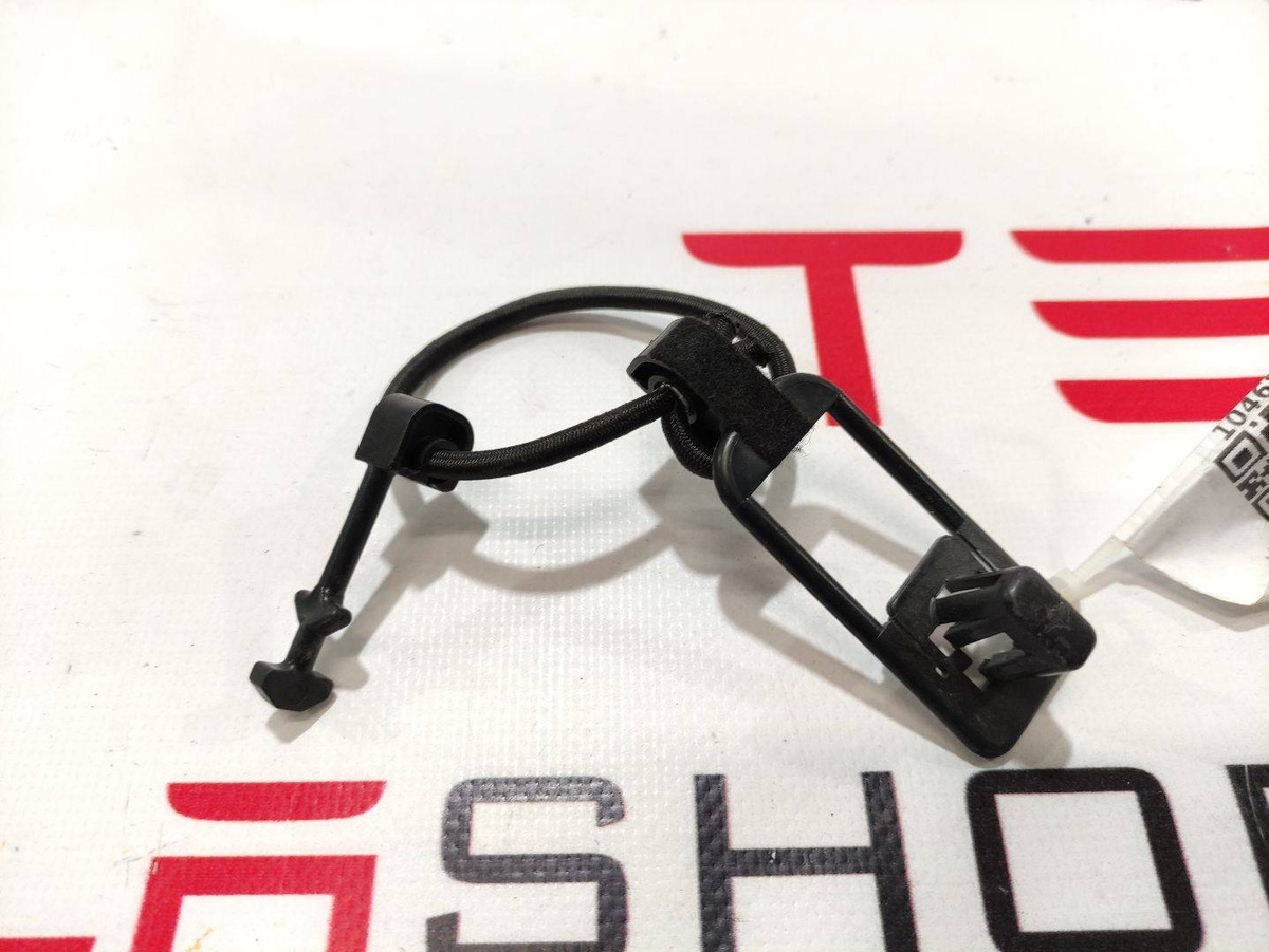 Клипса к Tesla Model 3 2019