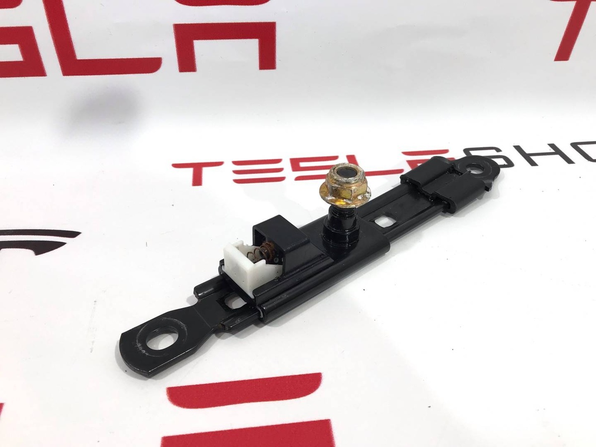 Механизм (прочие) к Tesla Model X 2017
