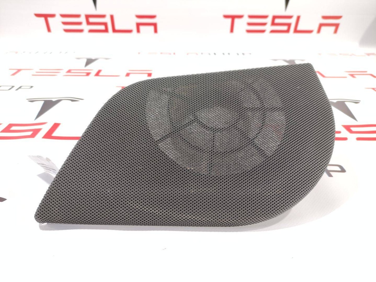Сетка для динамика к Tesla Model S 2015