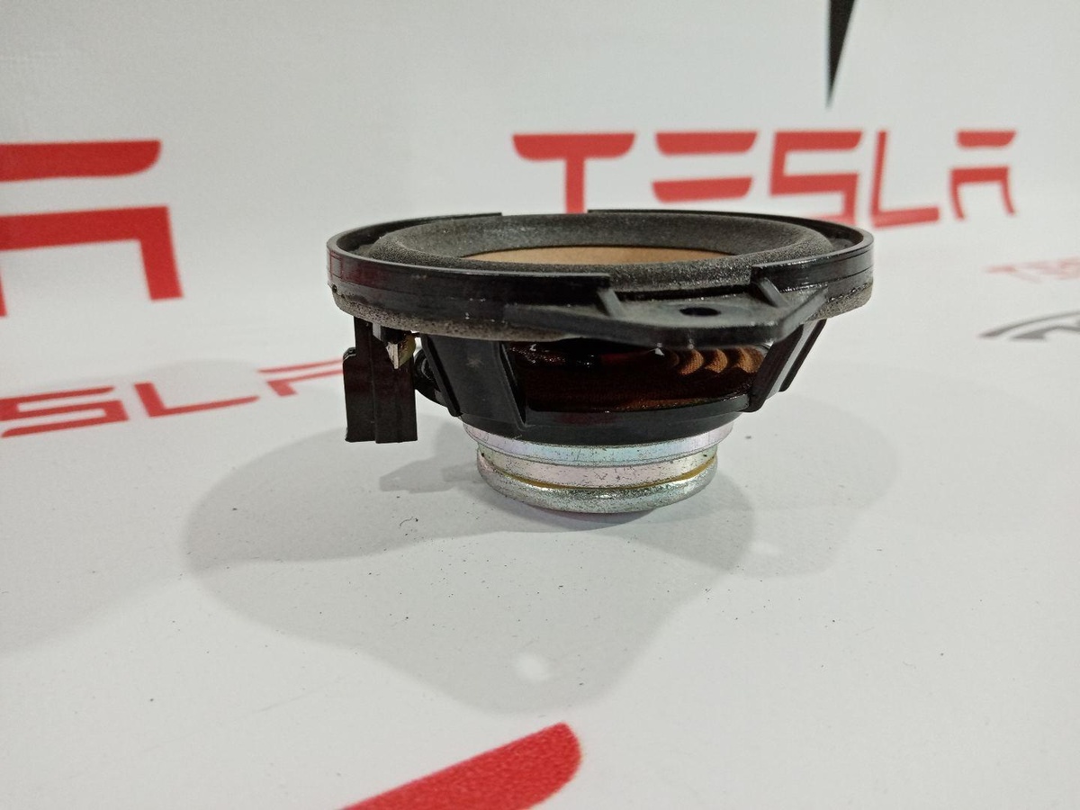Динамик к Tesla Model S 2015