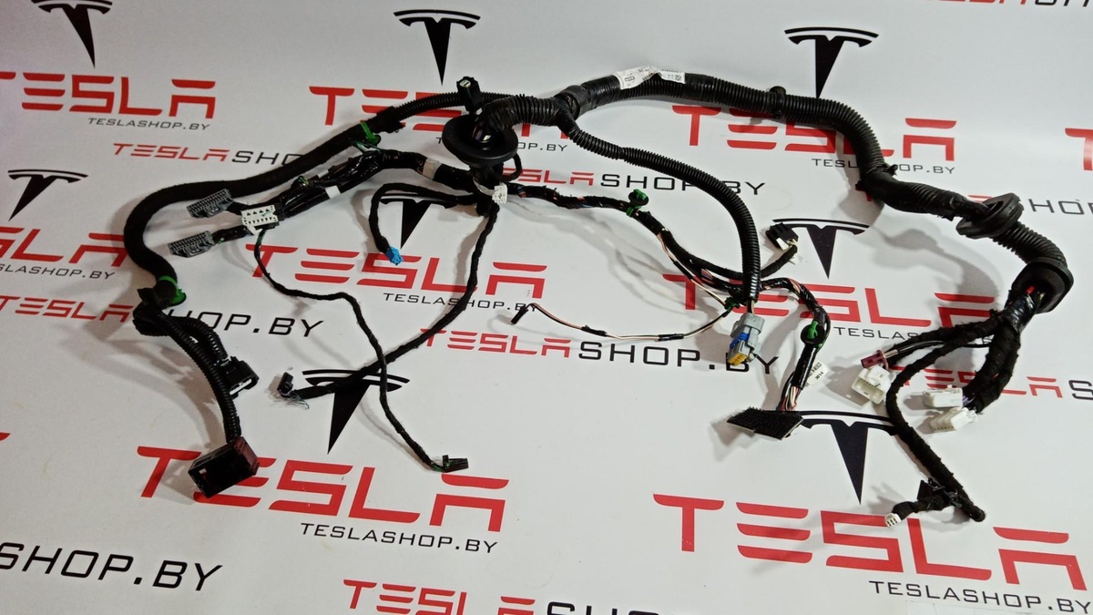 Проводка двери к Tesla Model S 2015
