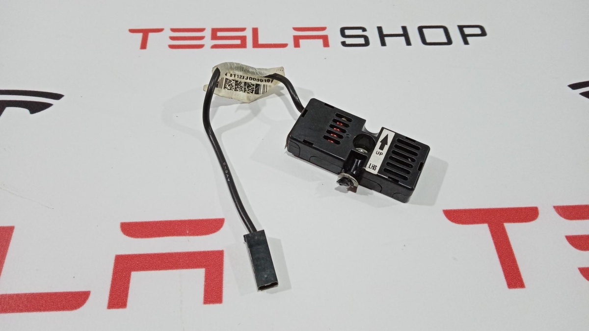 Антенна  к Tesla Model S 2015