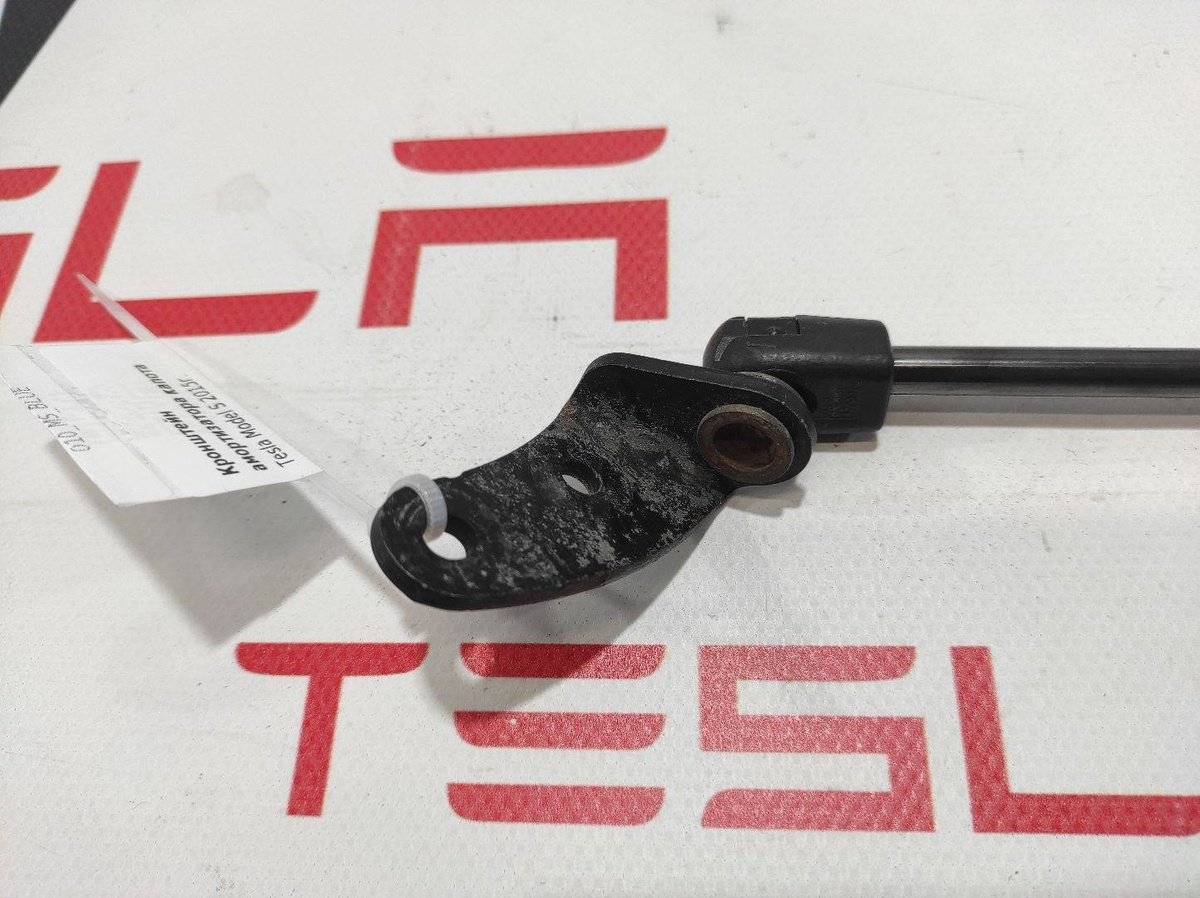 Механизм (прочие) к Tesla Model S 2015