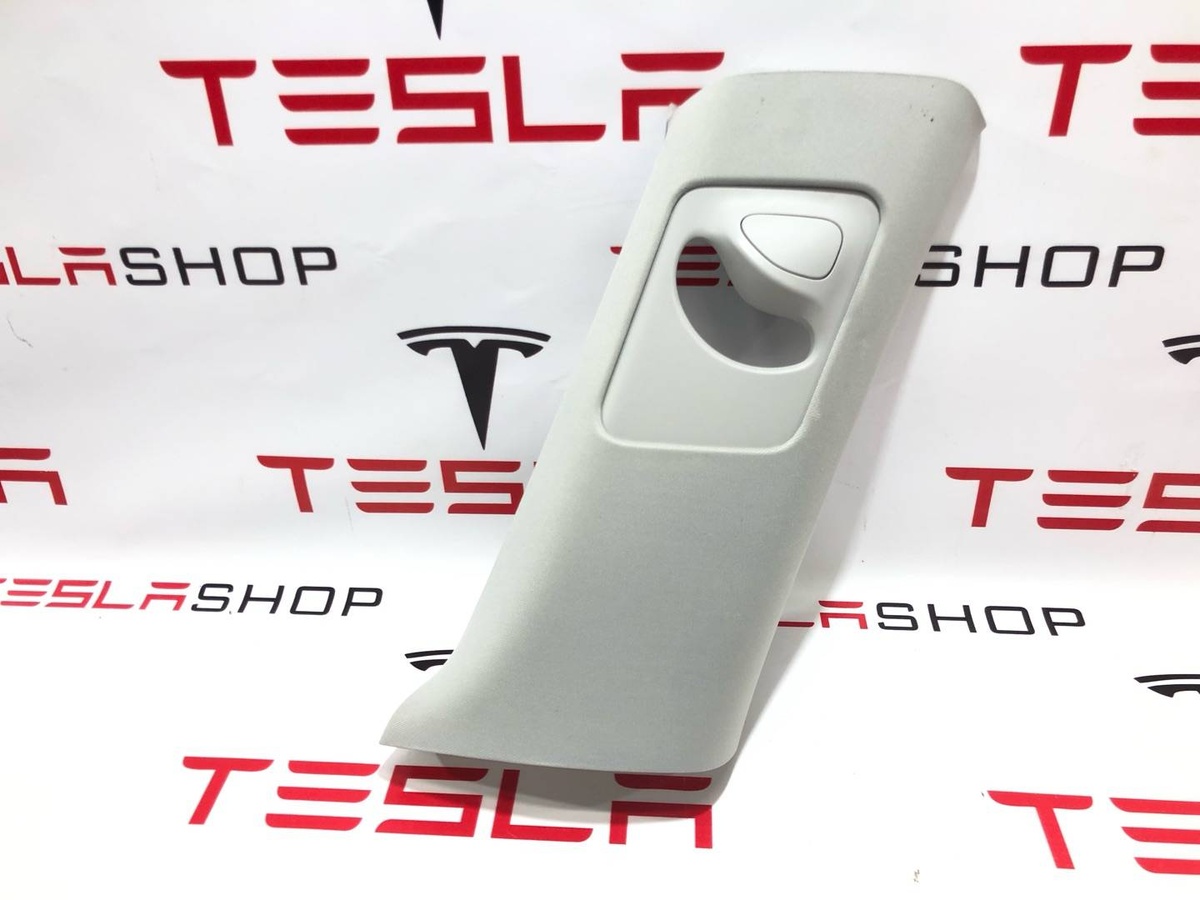 Обшивка стойки к Tesla Model 3 2019