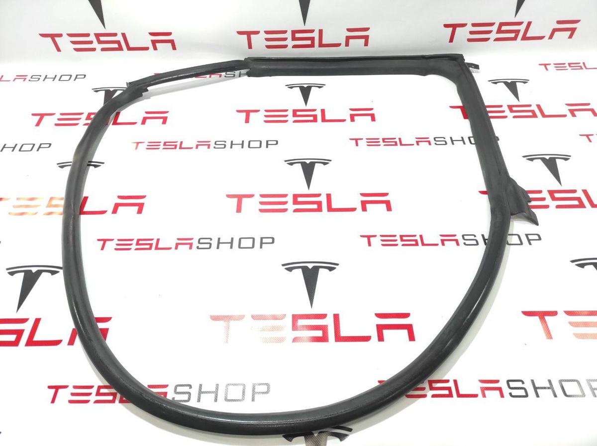 Уплотнитель к Tesla Model S 2012