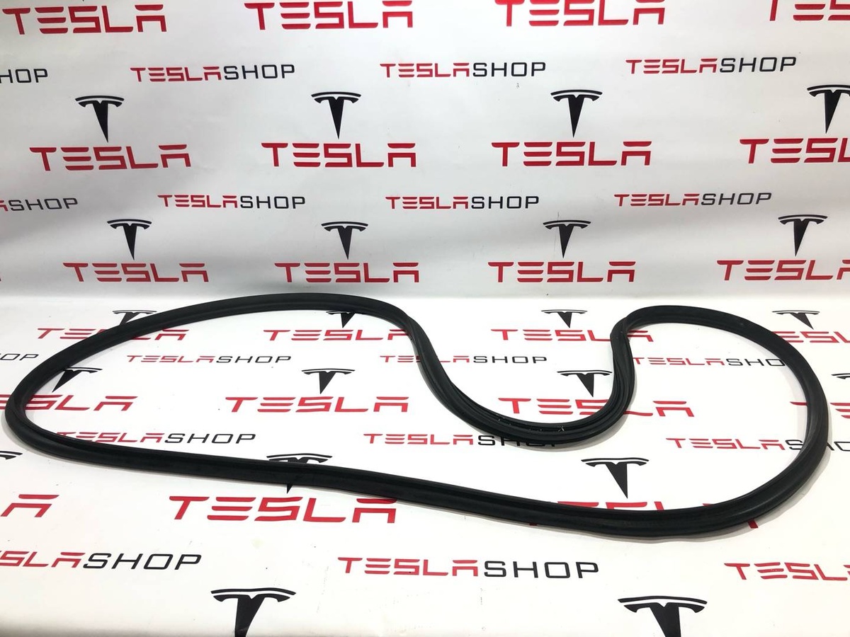 Уплотнитель багажника к Tesla Model S 2021