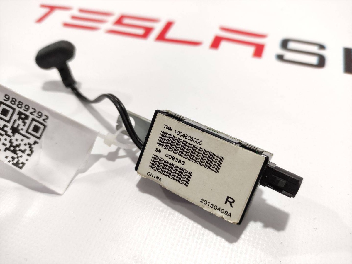 Усилитель антенны к Tesla Model S 2015