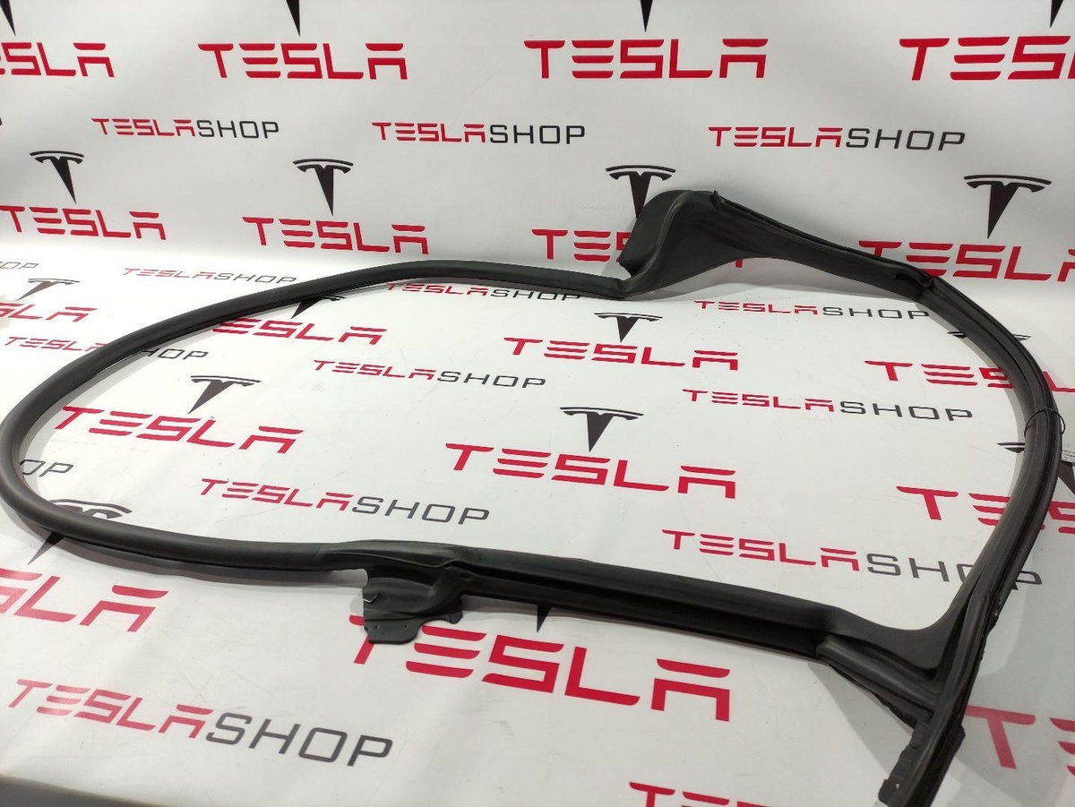 Уплотнитель к Tesla Model S 2016