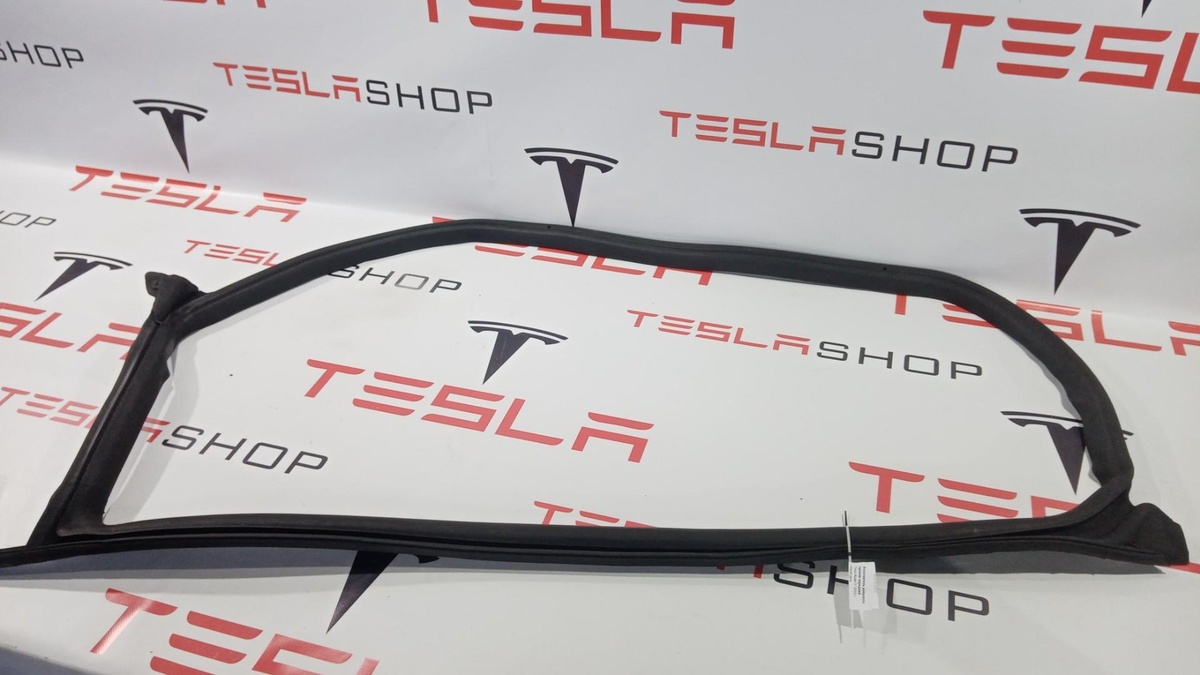 Уплотнитель к Tesla Model 3 2019