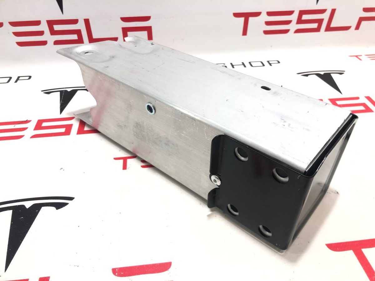 Лонжерон правый к Tesla Model 3 2021