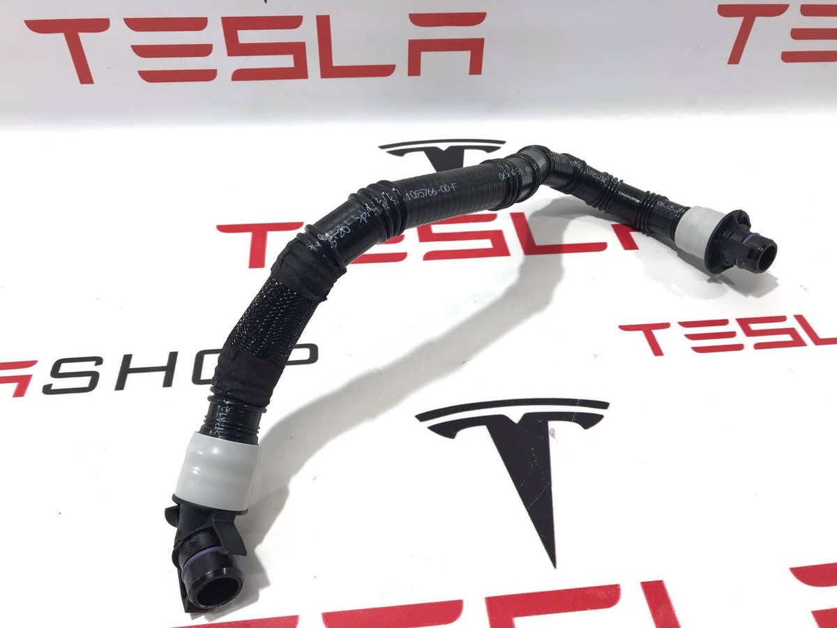 Патрубок радиатора к Tesla Model 3 2021