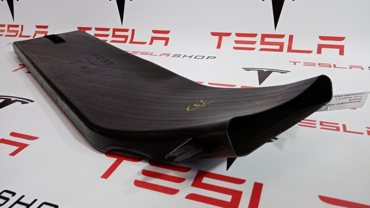 Воздуховод к Tesla Model X 2020
