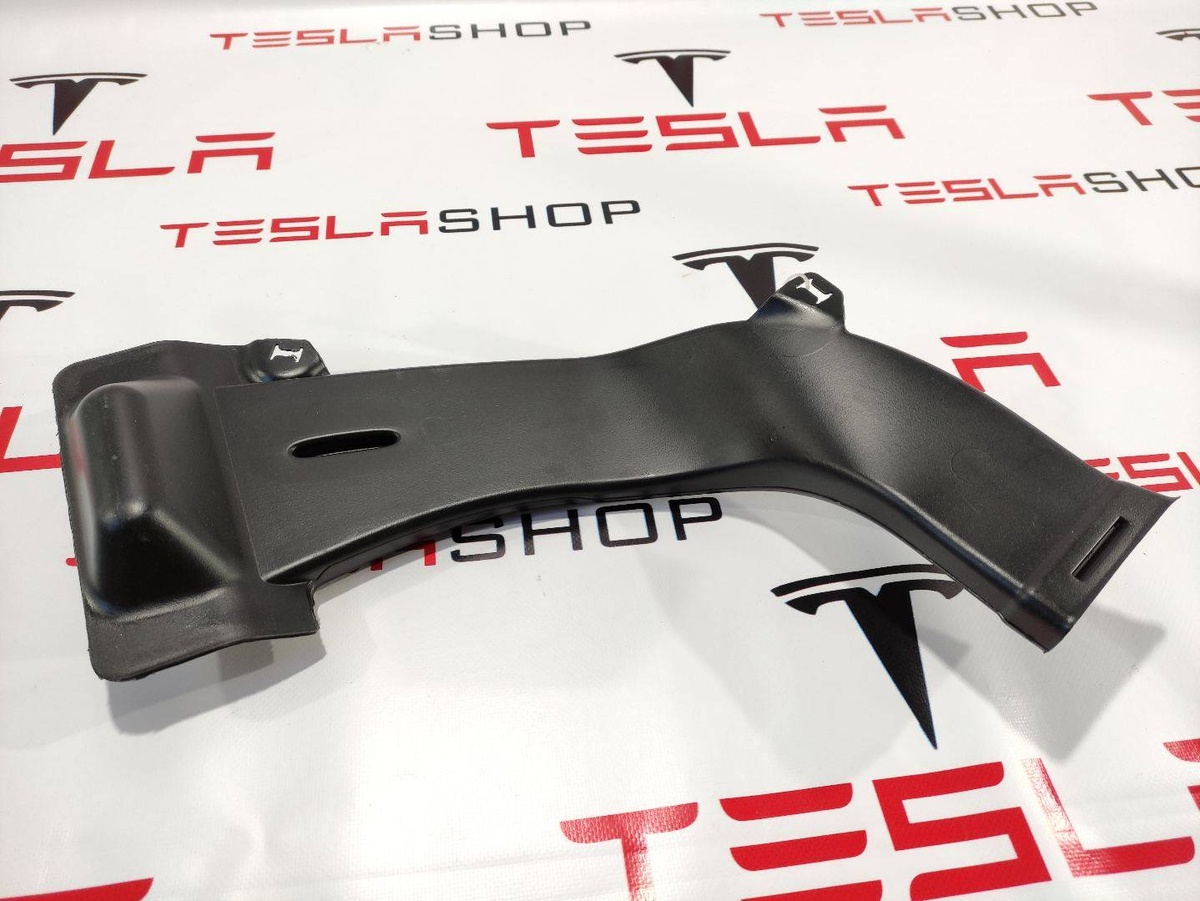 Воздуховод к Tesla Model 3 2020