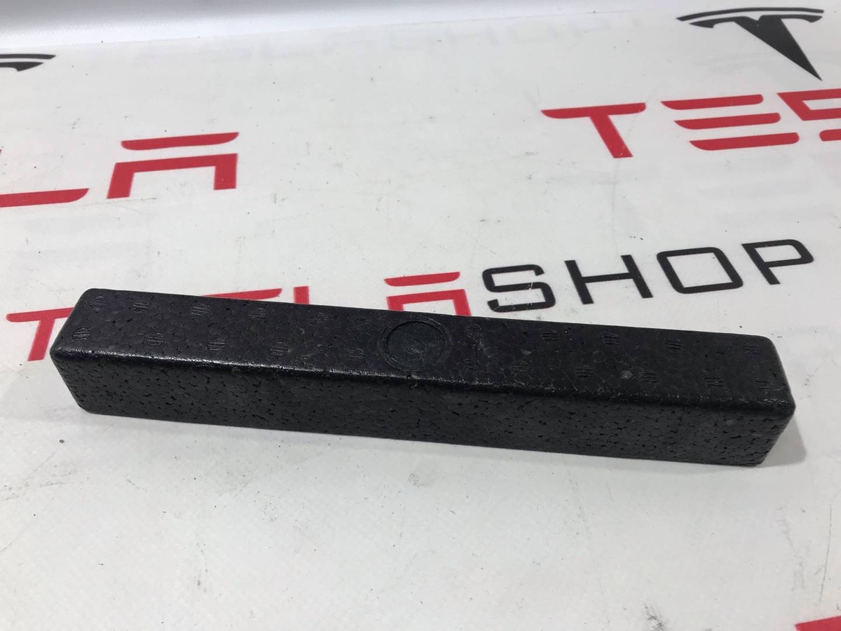 Пол багажника к Tesla Model X 2017