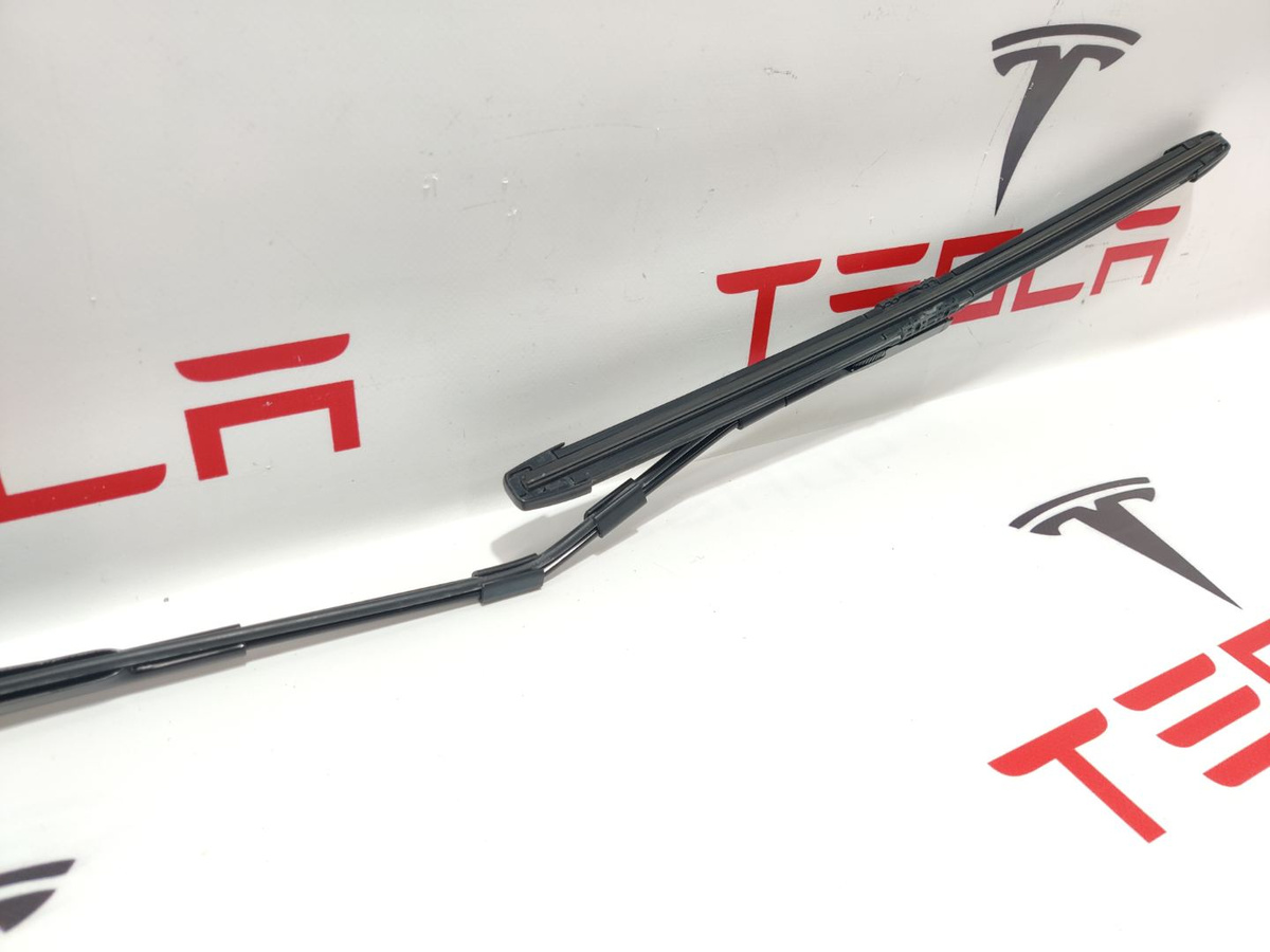 Щеткодержатель к Tesla Model X 2016