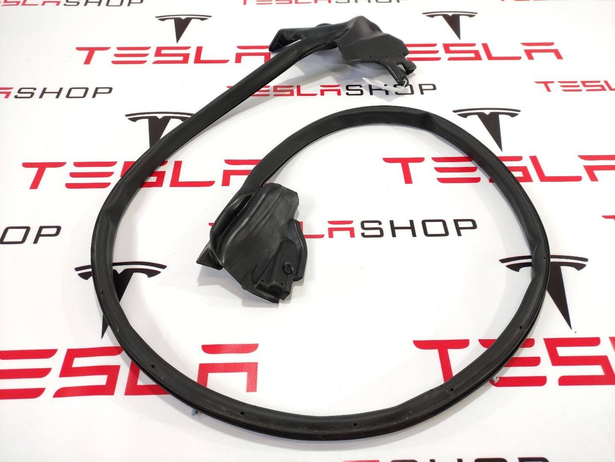 Уплотнитель к Tesla Model S 2015