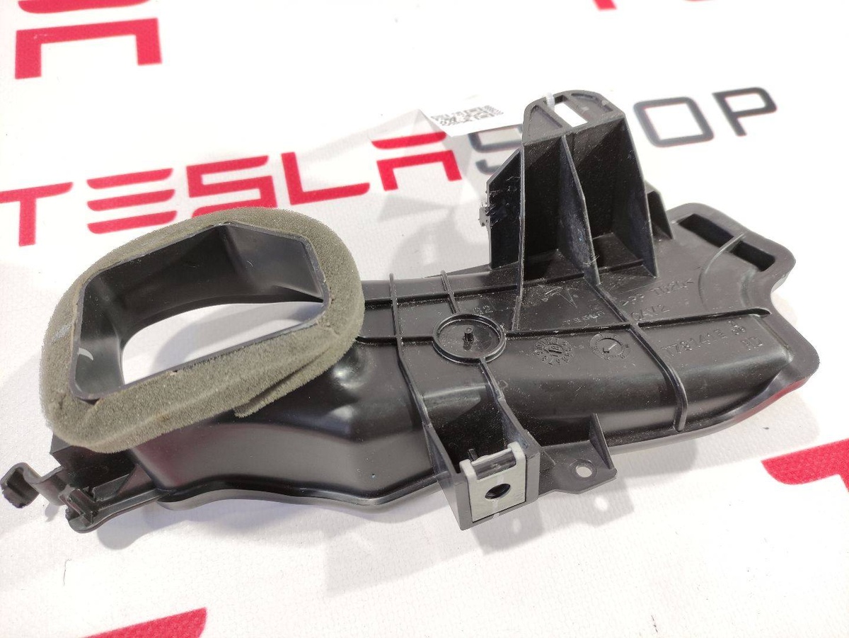 Воздухозаборник к Tesla Model 3 2019