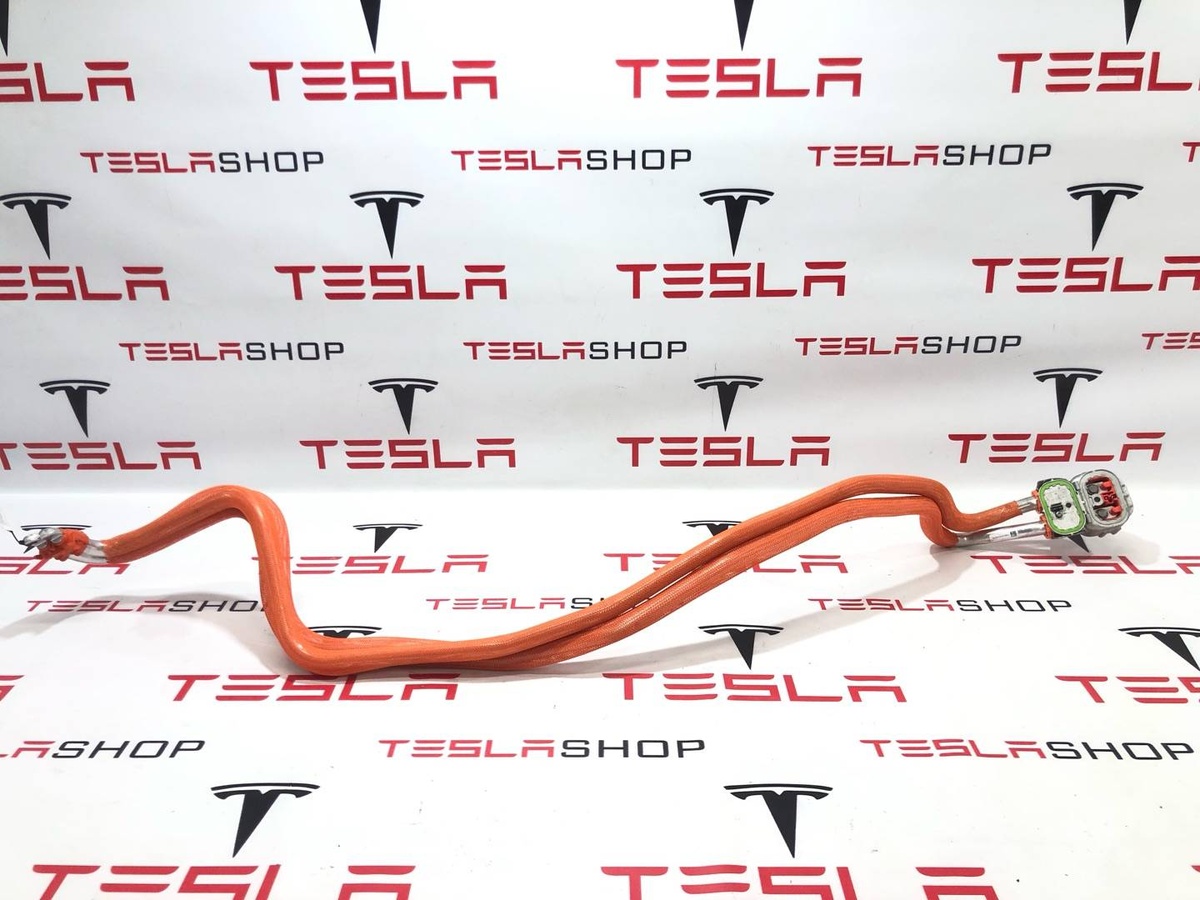 Порт зарядный к Tesla Model S 2021