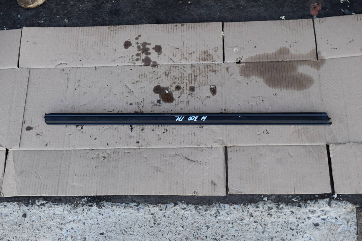 Уплотнитель к Volvo XC60 2016
