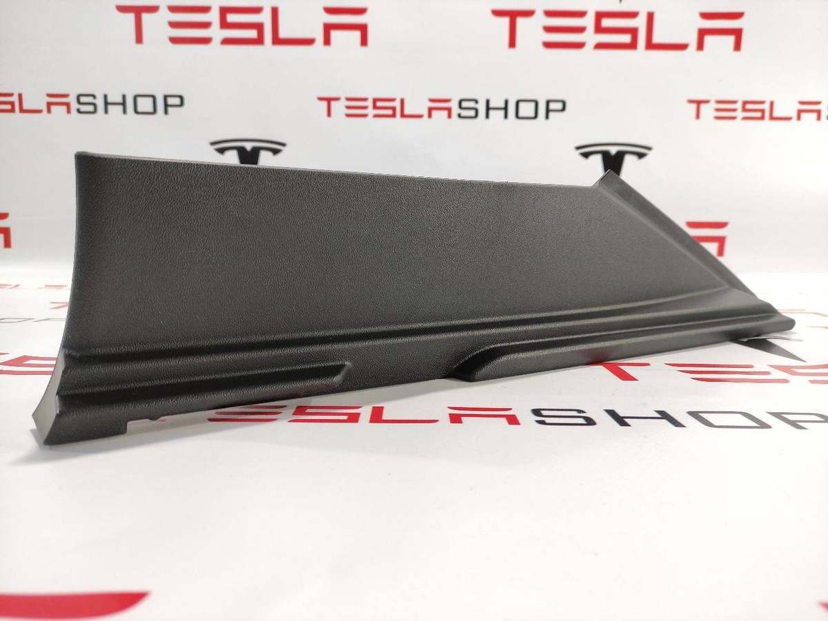 Молдинг крышки багажника к Tesla Model S 2015