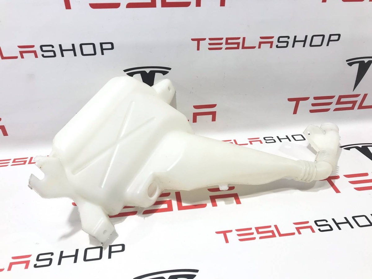 Бачок омывателя к Tesla Model S 2015