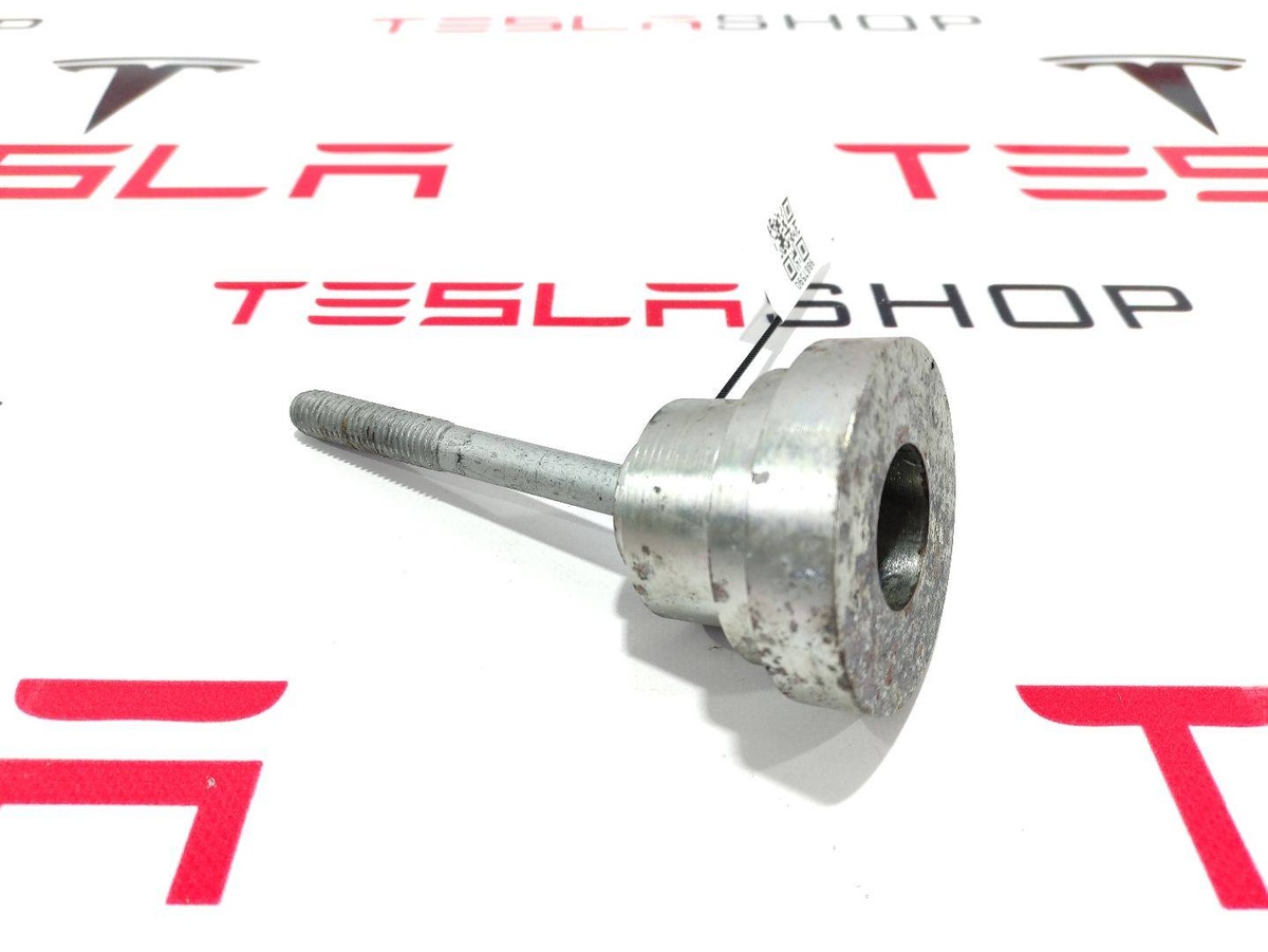 Опора заднего редуктора к Tesla Model S 2015