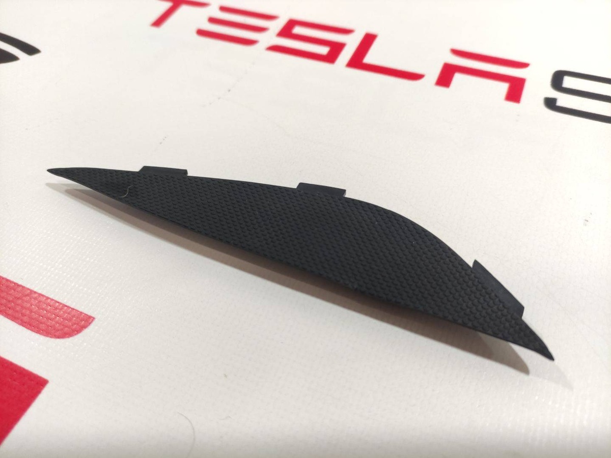 Заглушка к Tesla Model X 2019