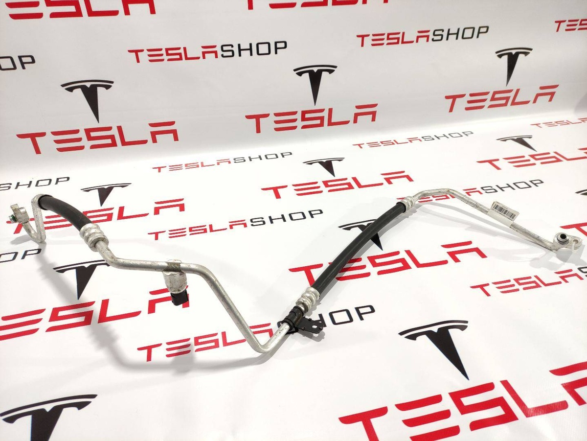 Трубка охлаждающей жидкости металлическая к Tesla Model S 2015