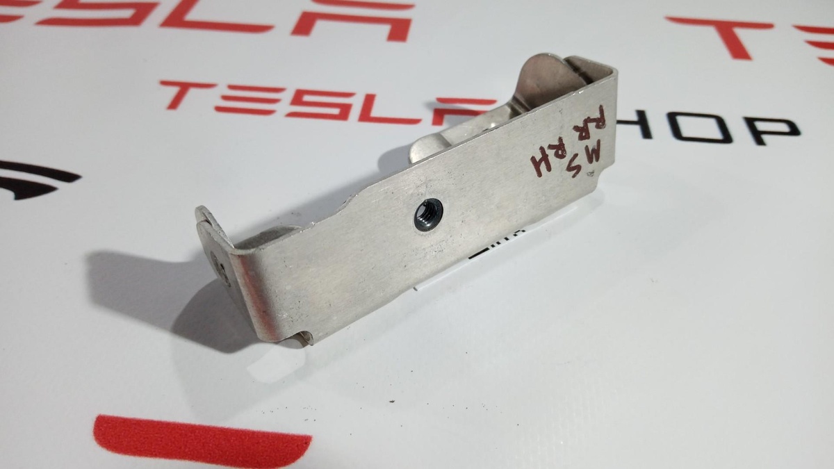Кронштейн к Tesla Model S 2015