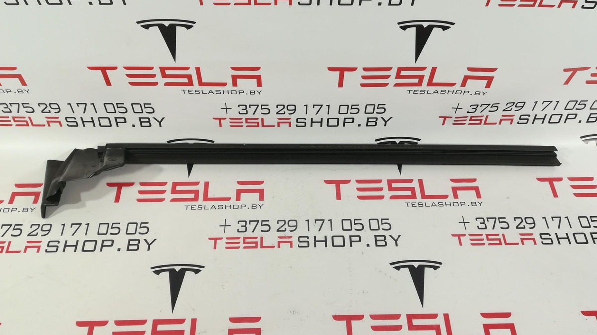 Уплотнитель к Tesla Model 3 2019