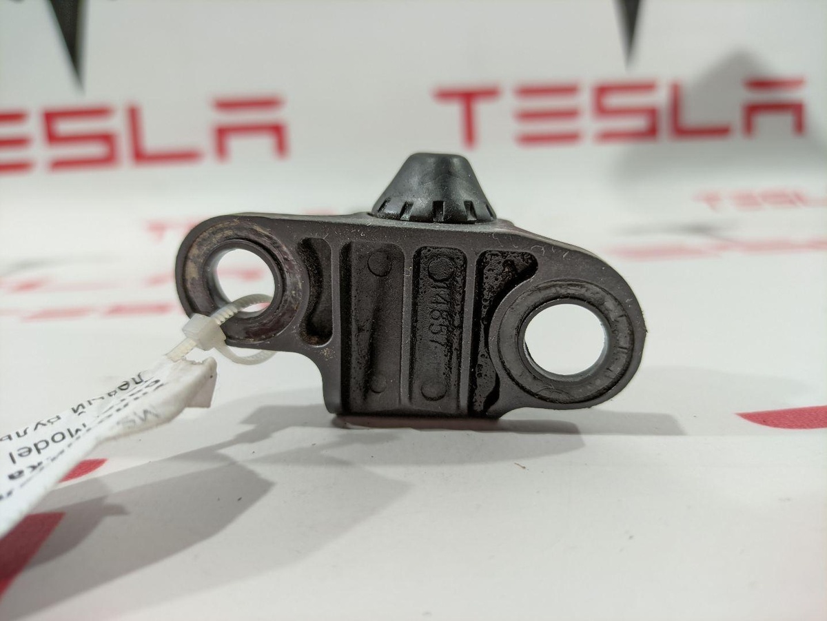 Демпфер к Tesla Model S 2012